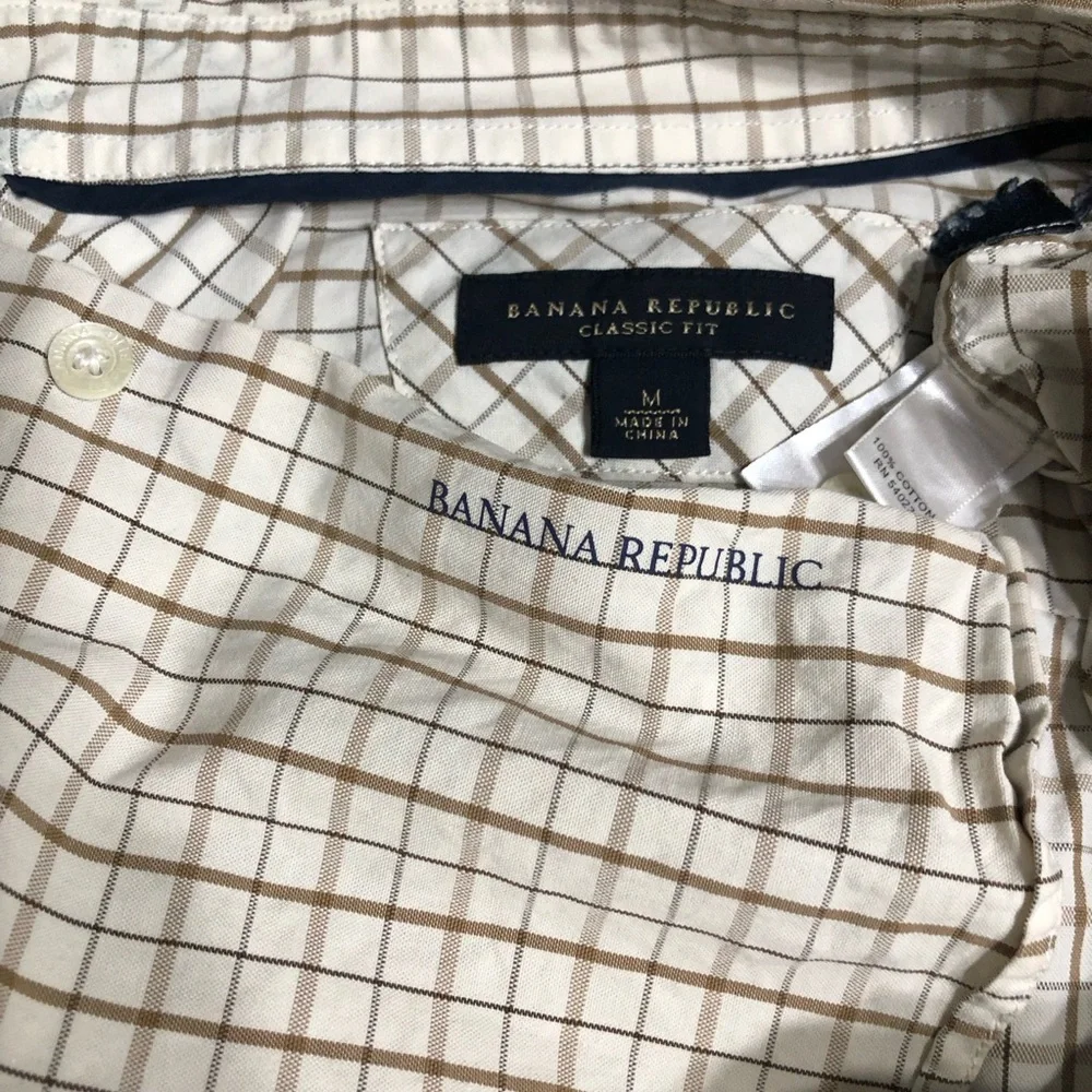 Banana Republic classic fit men’s buttons down shirt collar, brown plaid.M
